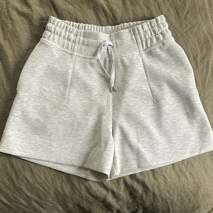 Soft Ambitions HR Short 4”